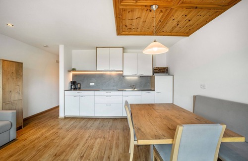 Rasa Apartment | Apartment 'Edelweiß' with Mountain View, Shared Garden and Wi-Fi