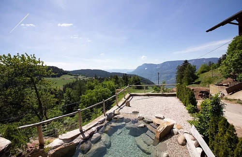 Verano Apartment | Idyllic "Eggerhof Fernblick" with Mountain Views & Wi-Fi