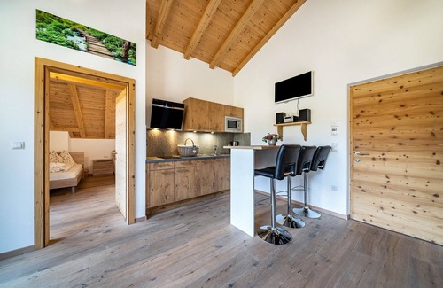 Verano Apartment | Beautiful Eggerhof Suite: Mountain View & Lake Access