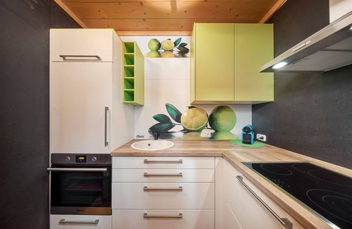 Eisenberg Apartment | Cozy Apartment Eisenberg at Magnushof: Family-Friendly Stay