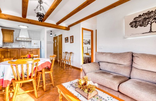 Orba Apartment | Apartment 'El Castellet' with Mountain View, Wi-Fi and Air Conditioning