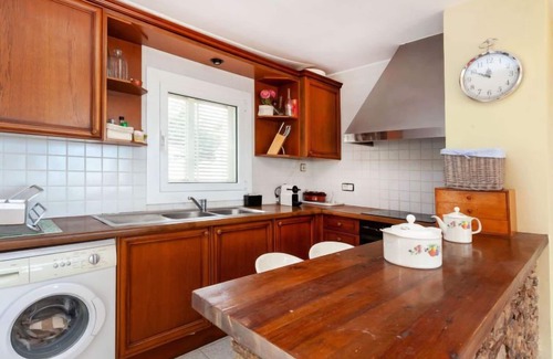 Llanca Apartment | Oceanfront Apartment El Niu: Relaxing Spa & Breakfast Included