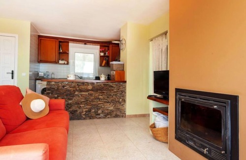 Llanca Apartment | Oceanfront Apartment El Niu: Relaxing Spa & Breakfast Included