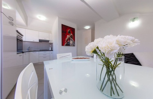 Stikovica Apartment | Discover Oceanfront Bliss at Apartment Ela Dubrovnik