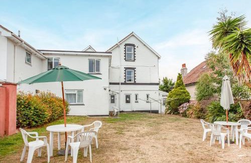Roundham House | Pet-Friendly Retreat at Apartment Eleven, Perfect for Families