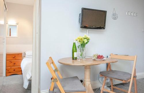 Roundham House | Pet-Friendly Retreat at Apartment Eleven, Perfect for Families