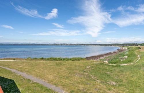 Syddjurs Kommune Apartment | Beachside Retreat: Apartment Elvin Near Djursland Sea