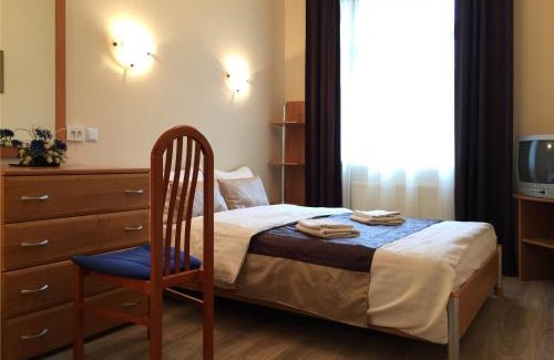 Yavory Hotel | Cozy Apartment Eney: Oceanfront Stays with Pool & Dining