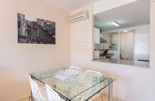 Les Deveses Apartment | Apartment 'Entre Olas 2' with Shared Pool, Private Terrace and Air Conditioning