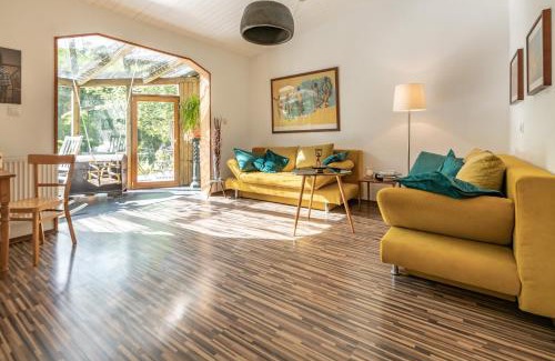Neuhof Apartment | Relaxing Stay at Apartment 'Entspannen im Taunus' with Pool