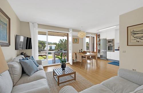 Calella de Palafrugell Apartment | Apartment in Calella de Palafrugell with a pool and parking