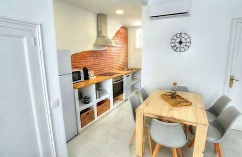 Castell-Platja d'Aro Cottage | Discover Apartment La Cort: Oceanfront Retreat for 8 Guests