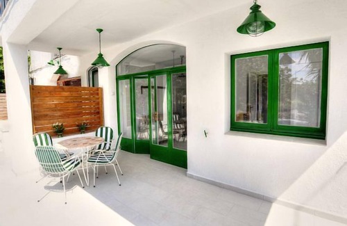 Castell-Platja d'Aro Cottage | Discover Apartment La Cort: Oceanfront Retreat for 8 Guests