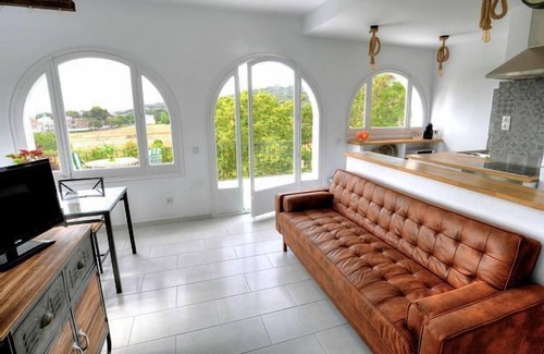 Castell-Platja d'Aro Cottage | Ideal Apartment La Pallisa with Pool & Ocean View for 7