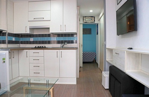 Conil de la Frontera City Center Apartment | Cozy Apartment Near Beach with Ocean View & Free Wi-Fi