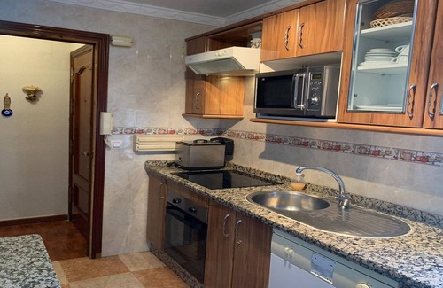 Jerez de la Frontera Apartment | Cozy 3-Room Apartment with Spa & Pet-Friendly Amenities