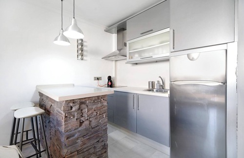 Jerez de la Frontera Old Town Apartment | Perfect Getaway: Apartment 'Maria De La O' with Terrace & Wi-Fi