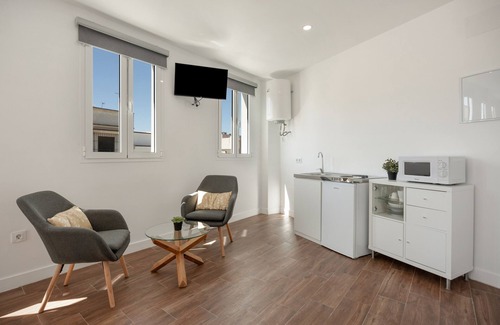 Jerez de la Frontera Old Town Apartment | Cosy Apartment 'Casa Milano 3' with Private Terrace & Wi-Fi
