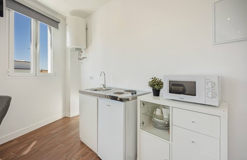 Jerez de la Frontera Old Town Apartment | Cosy Apartment 'Casa Milano 3' with Private Terrace & Wi-Fi