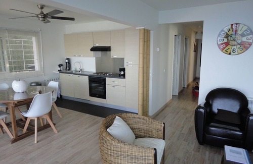 Sant Feliu de Guixols Apartment | Seaside Apartment with Oceanfront Pool & 9.8/10 Rating