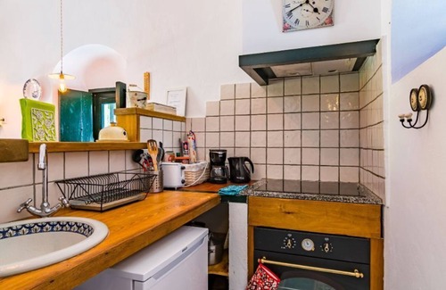 Barbate Apartment | Relaxing Apartment with Terrace & Communal Pool in Cortijo el Indiviso