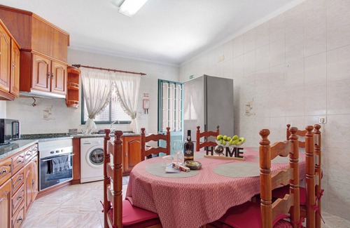 Estrela da Calheta Apartment | Seaside Retreat: Estrela House with Private Terrace & Wi-Fi