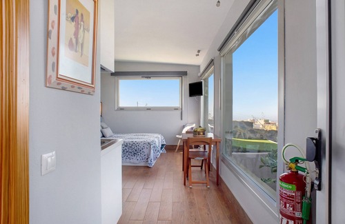 Galdar Apartment | Cozy Apartment "Estudio Lua" with Ocean Views & Wi-Fi