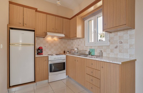 Leivathos Apartment | Apartment 'Eurydice' with Sea View, Wi-Fi and Air Conditioning