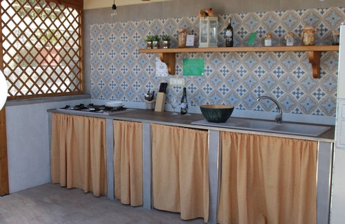 Succhivo Apartment | Oceanfront Executive Apartment with Sea View & Kitchen