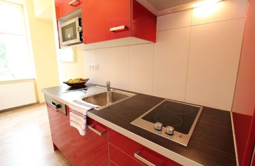 Rudolfsheim-Funfhaus Apartment | Cozy Apartment for 4 with Child-Friendly Amenities