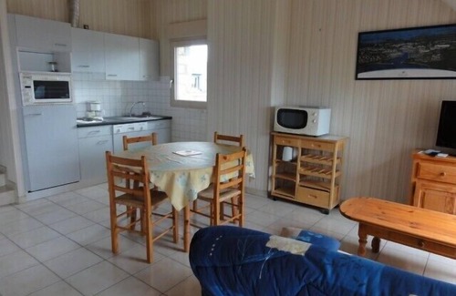 Arzon Apartment | Beachfront Apartment F 3 with Sea Views & Pool Access