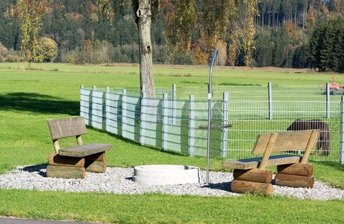 Wuchzenhofen Apartment | Relax at Ferienwohnung Im Allgäu - Biber 2 with Garden