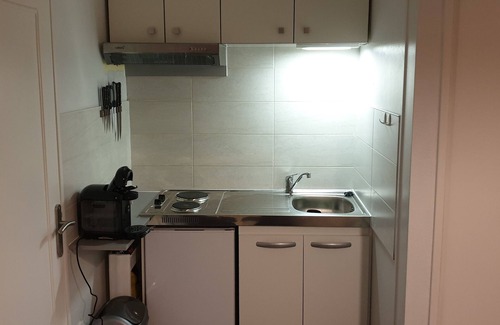 Courseulles-sur-Mer Apartment | Cozy Apartment F2: 9.8 Rated, Ocean View & Parking