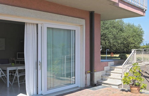 Rivoltella Apartment | Cozy Ground Floor Apartment for 4 with Ocean View & Pool