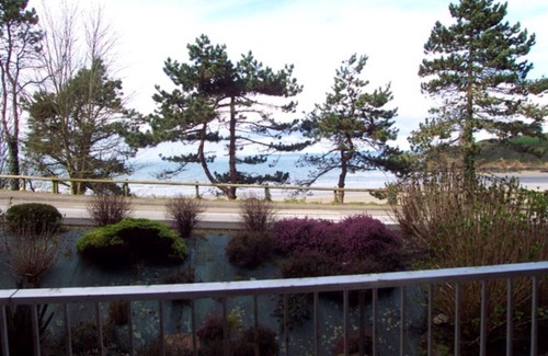 Douarnenez Apartment | Cozy Beachfront Apartment at Ris Residence in Douarnenez