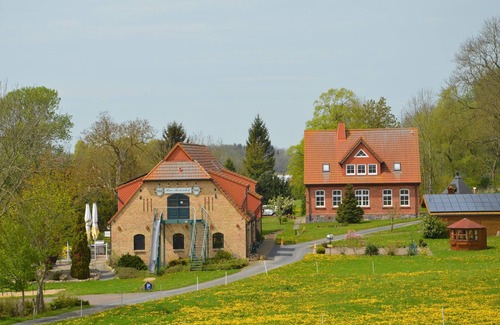 Putbus Apartment | Family-Friendly Ensuite Apartment with Breakfast & Kitchen