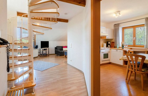 Hagnau Apartment | Guest Rated 10/10: Apartment 'Ferienwohnung 2' with Ocean View
