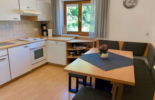 Hagnau Apartment | Guest Rated 10/10: Apartment 'Ferienwohnung 2' with Ocean View