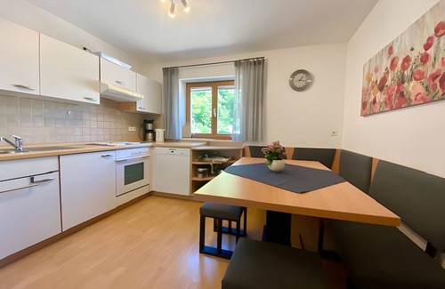 Hagnau Apartment | Guest Rated 10/10: Apartment 'Ferienwohnung 2' with Ocean View