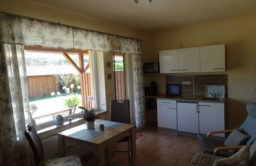 Muritz Apartment | Apartment 'Federower Hofsee Seeadler' with Lake View, Private Terrace and Wi-Fi