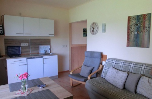 Muritz Apartment | Apartment 'Federower Hofsee Fischadler' with Lake View, Private Terrace and Wi-Fi