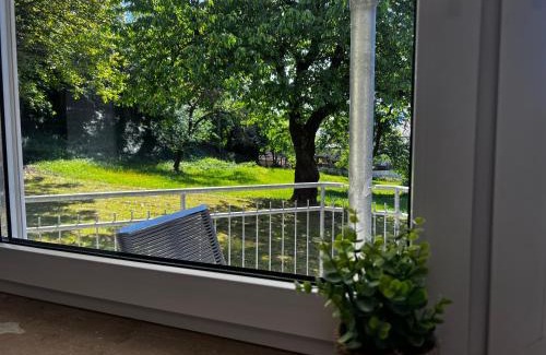 Freudenberg Apartment | Apartment Ferienwohnung mit Grünem Blick Terrasse & Neu saniert Bordinghaus 24h Check-In in Freudenberg am Main