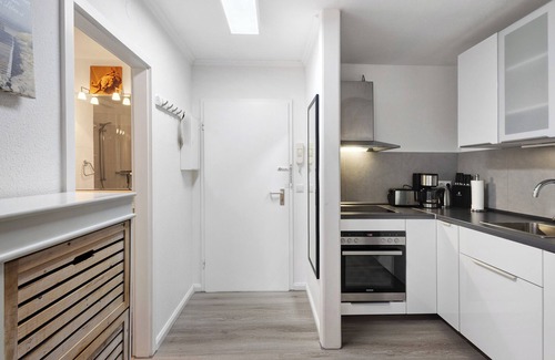 Alt-Travemunde/Ronnau Apartment | Apartment 'Ferienwohnung Leuchtfeuer' with Sea View, Balcony and Wi-Fi