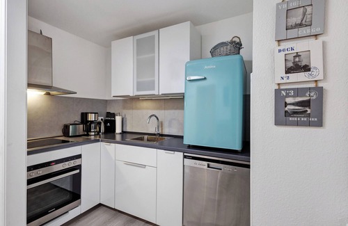 Alt-Travemunde/Ronnau Apartment | Apartment 'Ferienwohnung Leuchtfeuer' with Sea View, Balcony and Wi-Fi