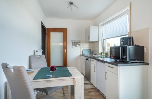 Schnetzenhausen Apartment | Relaxing Apartment "Ferien am See 8" with Garden & Wi-Fi