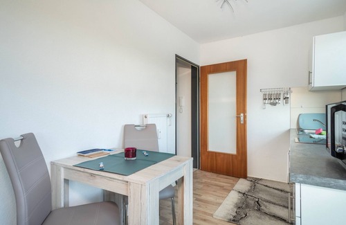 Schnetzenhausen Apartment | Relaxing Apartment "Ferien am See 8" with Garden & Wi-Fi