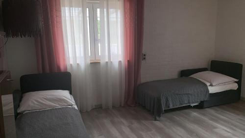 Heuchelhof Apartment | Pet-Friendly Apartment Ferienhaus with High Guest Ratings
