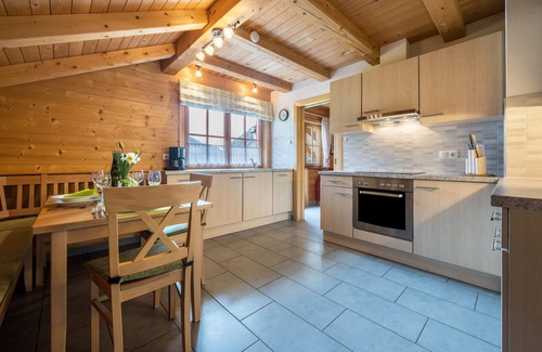 Vandoies Apartment | Exceptional Apartment "Ferienhaus Pichlerhof" with Mountain Views