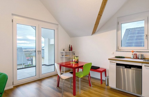 Bad Bellingen Apartment | Apartment 'Ferienwohnung Vogesenpanorama 2' with Mountain View, Private Terrace and Wi-Fi
