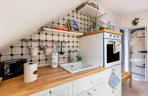 Ortsmitte Apartment | Apartment 'Ferienwohnung Am Jakobsweg' with Shared Garden and Wi-Fi